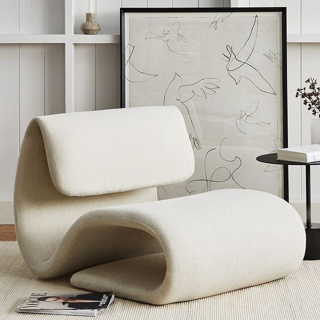 DUBNA lounge tool ei ole mitte ainult hea istumiseks – orgaanilisi vorme saab kasutada ka raamatu või ajakirjade hoidmiseks.
Kaunite vormidega väike kunstiteos, mida vaadata.

Tutvu valikuga meie e-poes